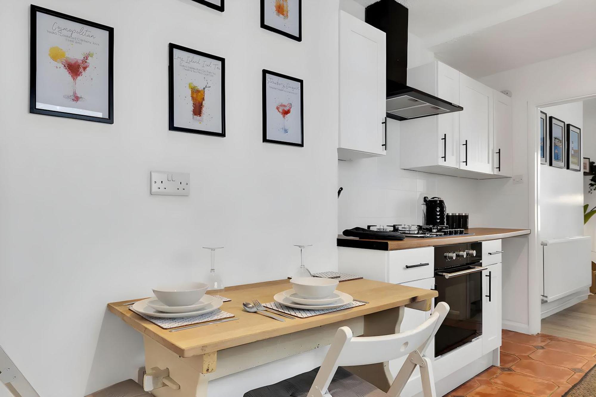 Centre 2 Bedroom - Free Parking - Wifi - Smart Tv *