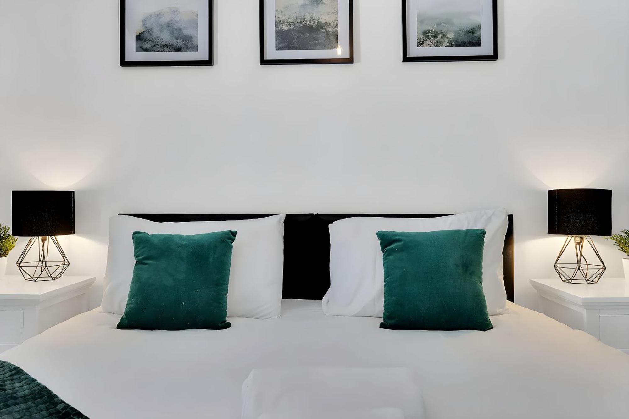 Centre 2 Bedroom - Free Parking - Wifi - Smart Tv Apartment