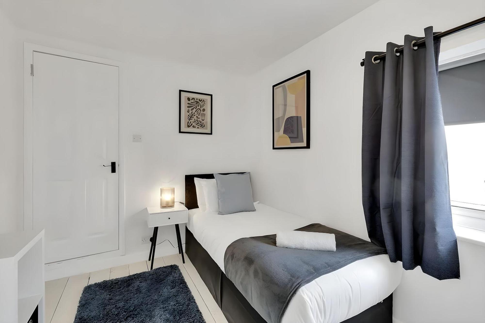 Centre 2 Bedroom - Free Parking - Wifi - Smart Tv Apartment