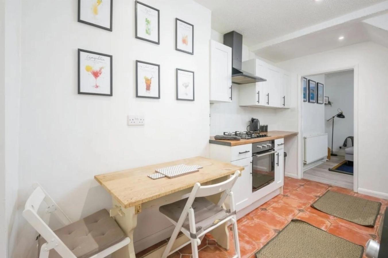 Centre 2 Bedroom - Free Parking - Wifi - Smart Tv Apartment