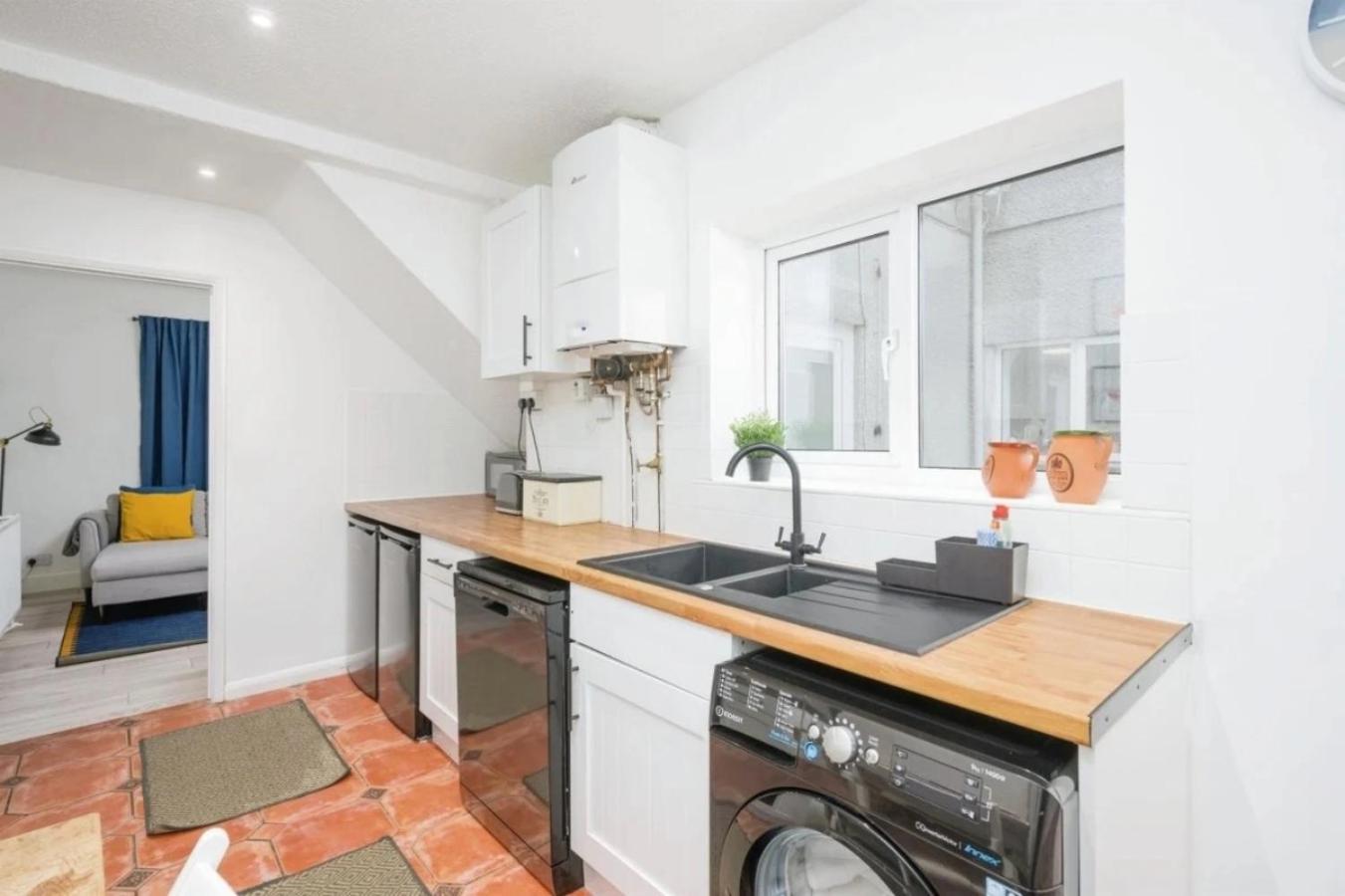 Centre 2 Bedroom - Free Parking - Wifi - Smart Tv Apartment Plymouth